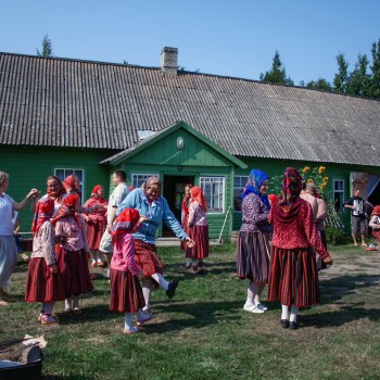 visit estonia kihnu